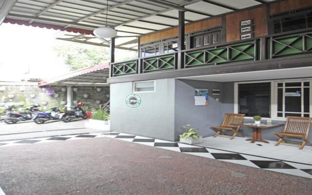 RedDoorz near Terminal Condong Catur