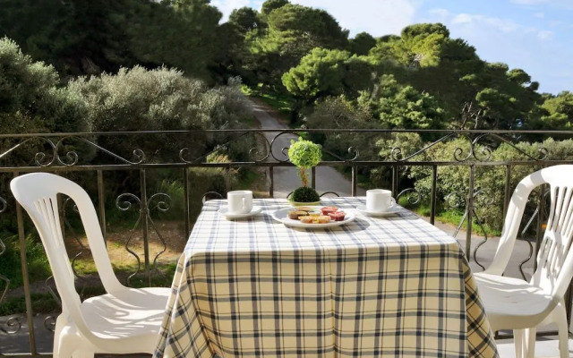 Kastro Hotel