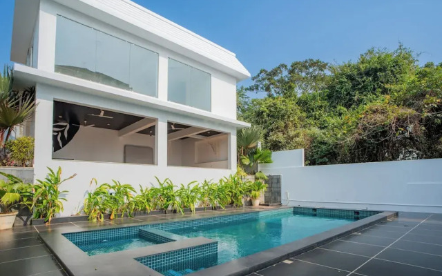Alaya Stays Luxfort 1 BHK Apartment