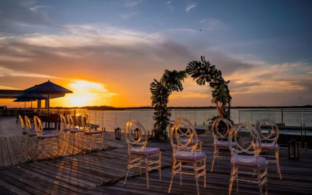Sunset Caribe Belize