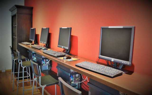 Singer109 Hotel & Hostel