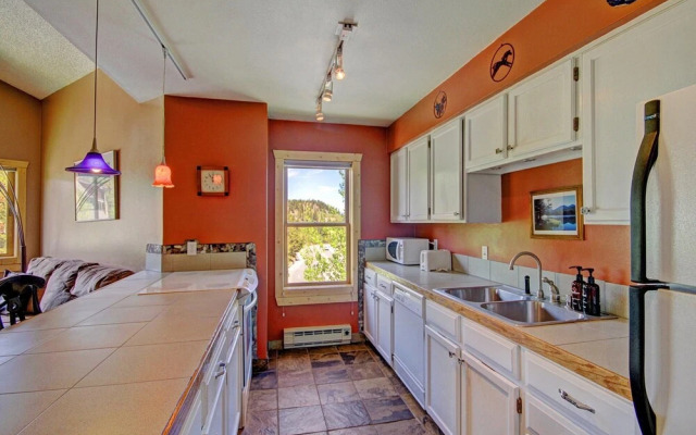 Sawmill 316 2 Br condo by RedAwning