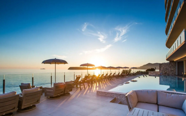 Royal Princess Hotel