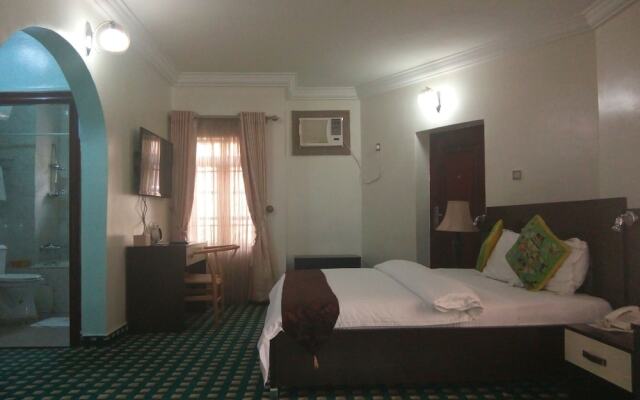 Paris Choice Hotels & Resort Wuse