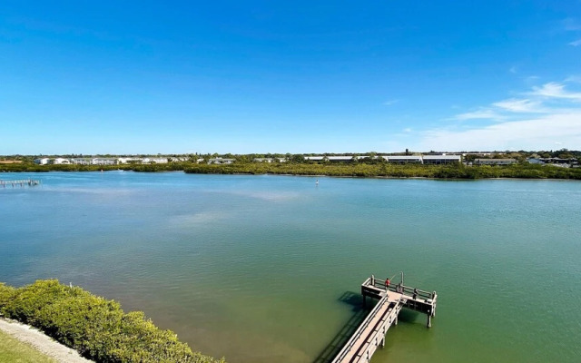 Sea Club by Teeming Vacation Rentals