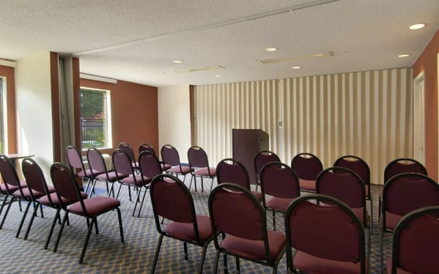 Red Roof Inn Tallahassee - University