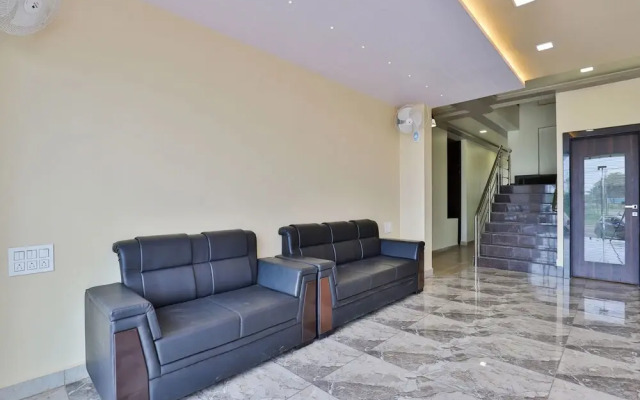 Oyo 17339 Hotel Daksh Somnath