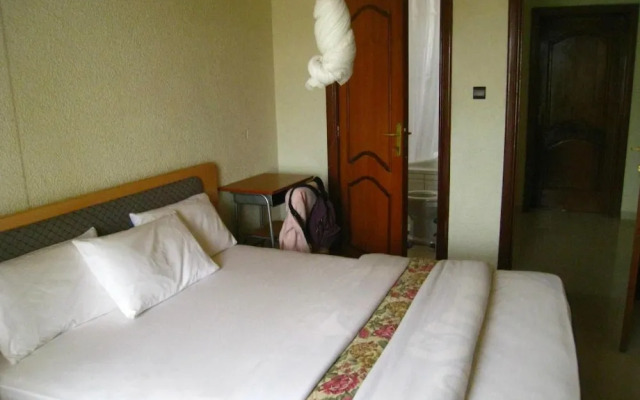Step Town Hotel