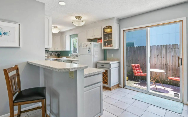 Beach Bungalow 700