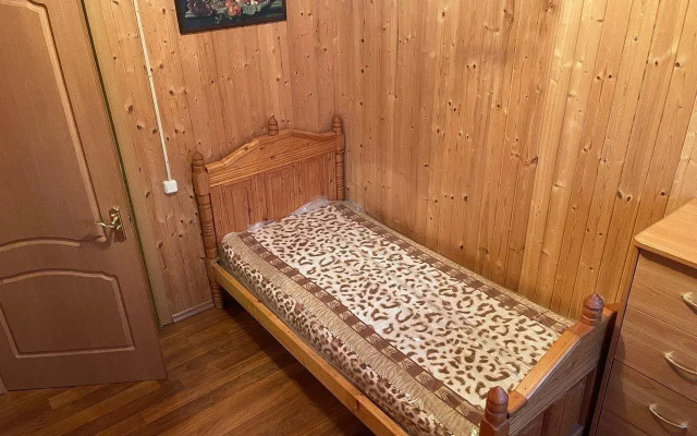Guest house on Whitefish Lake