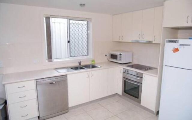 Adrift, 5B Scott Street