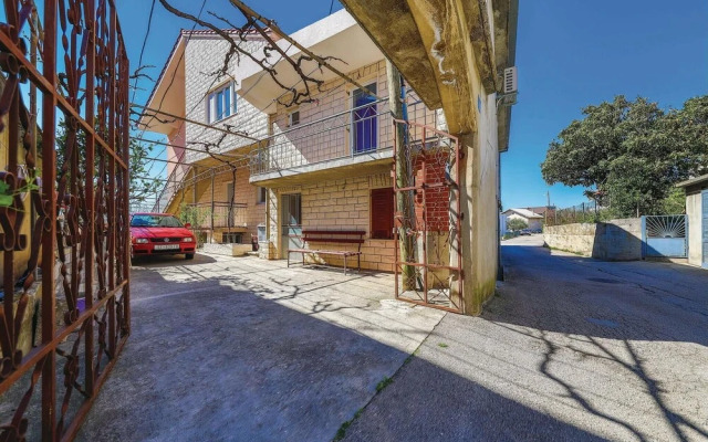 Awesome Apartment in Kastel Gomilica With 1 Bedrooms and Wifi