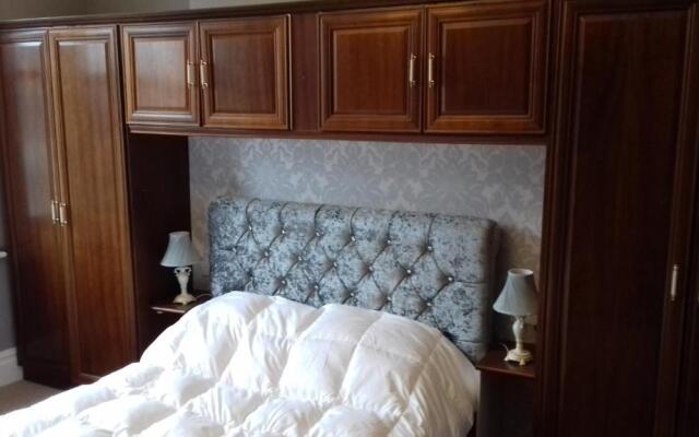 Lansdown House Bed & Breakfast