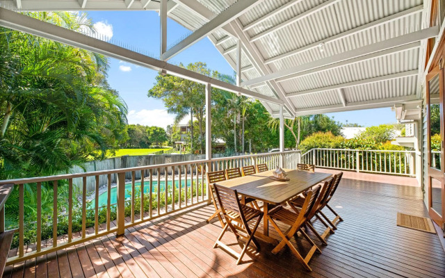 Serenity - Mudjimba - Pet Friendly Holiday Home