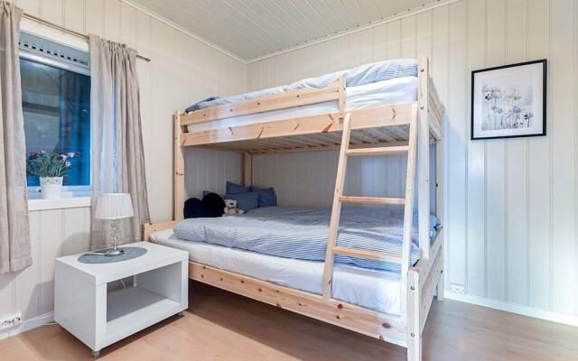 10 Person Holiday Home in Kalvag-by Traum