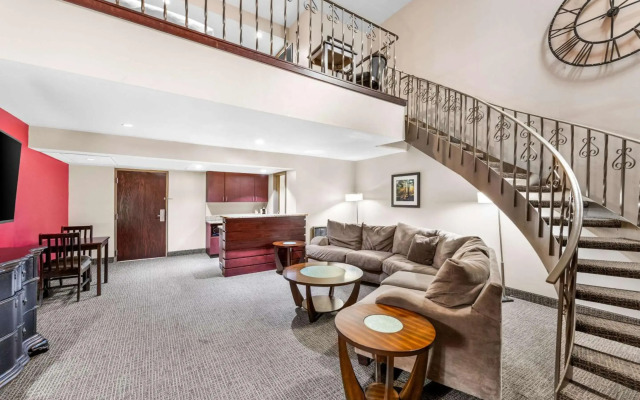 Quality Inn & Suites Columbus