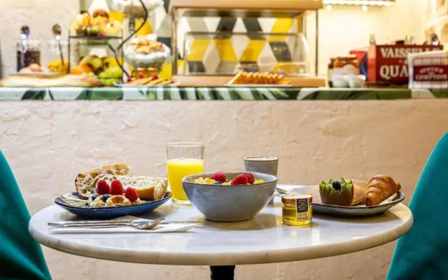 Hotel Romance Malesherbes by Patrick Hayat