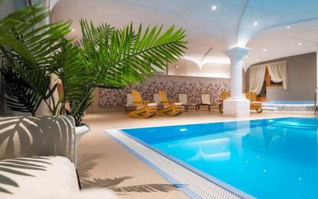 Laguscei Dolomites Mountain Hotel