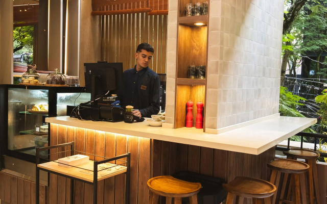 Nakúa Stay + Work