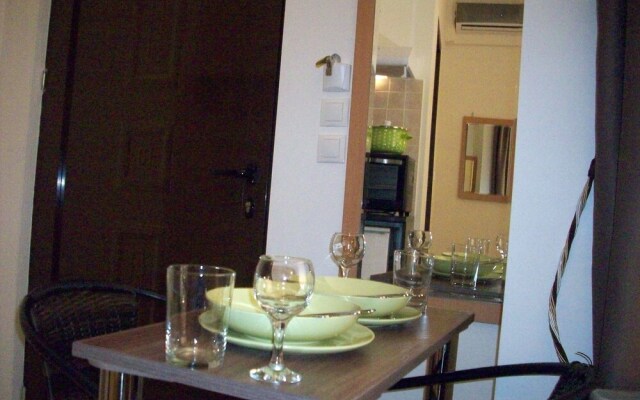 Posto studio 2 chania crete 100 m from the beach