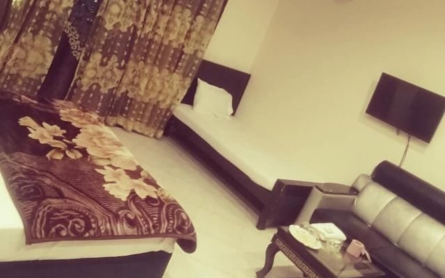 Hotel Versa Apartment and Lodges Lahore
