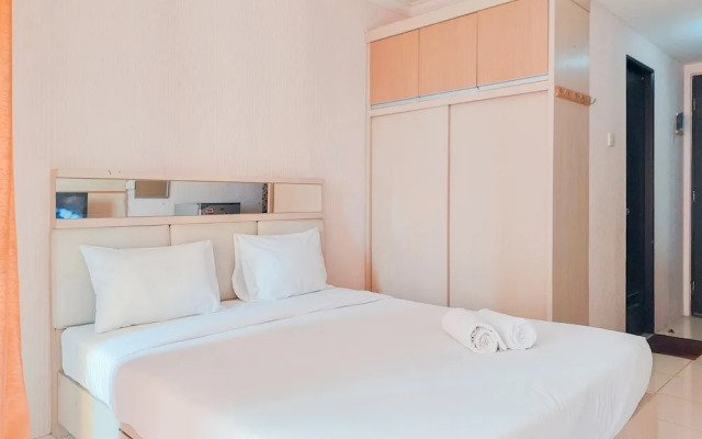 Cozy And Nice Studio At Great Western Apartment