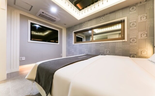 Yeonsan Golden Time Motel