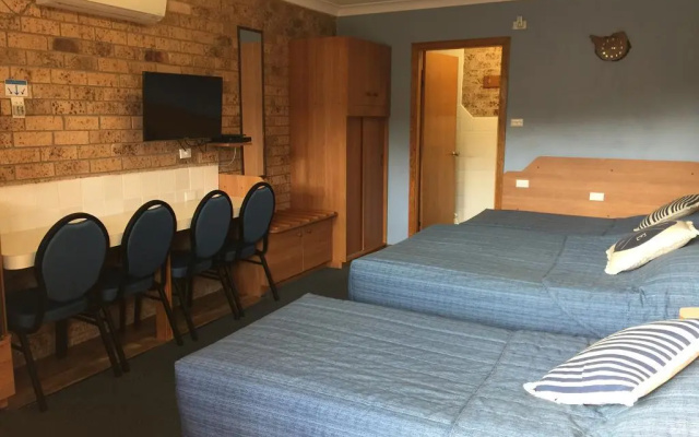 Whale Fisher Motel