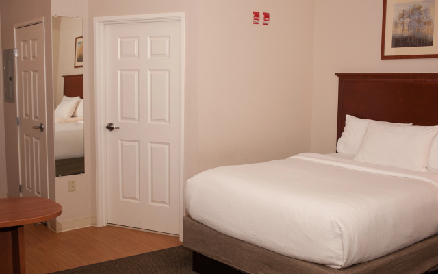 Candlewood Suites Logan by IHG