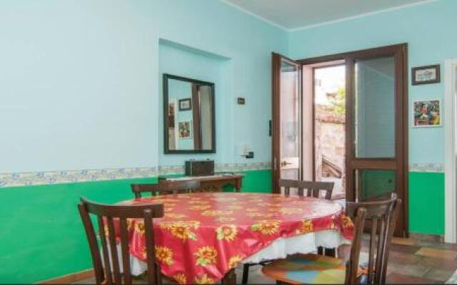 Casa indipendente con ampia veranda