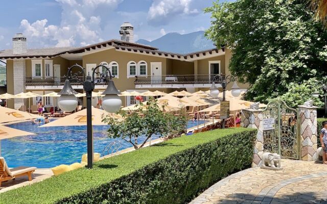 PalmaNova Resort