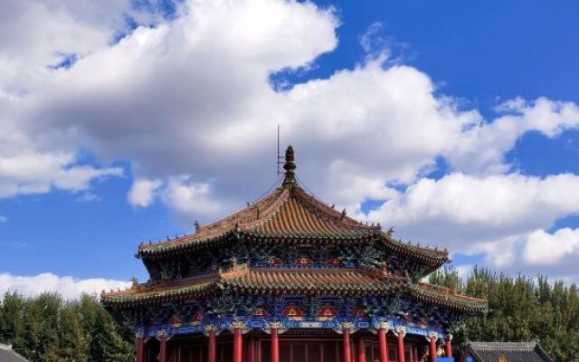 Haiyue Cinema City Jing Apartment (Youth Avenue Color TV Tower Night Market Branch)