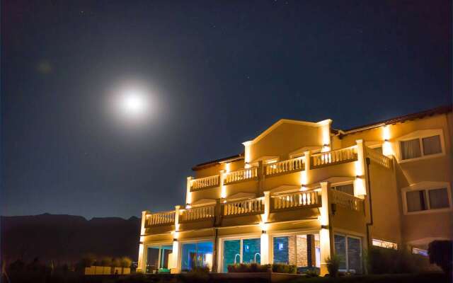 Howard Johnson Hotel & Convention Center by Wyndham, Merlo