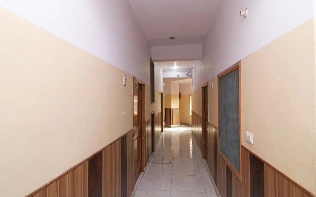OYO 24103 Akbar Guest House