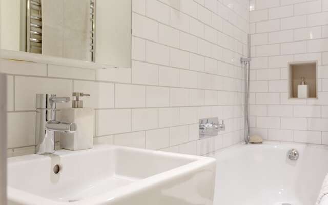 2 Bedroom Hammersmith House
