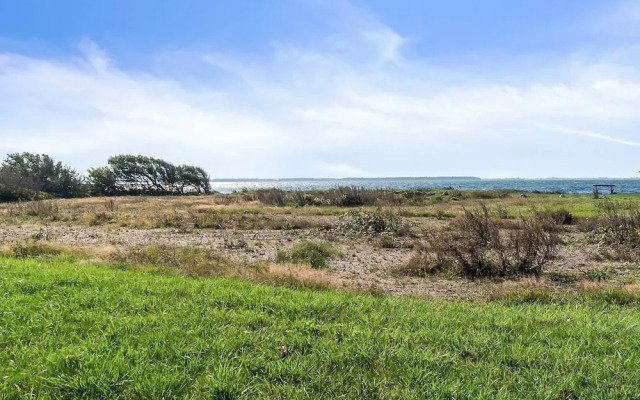 Cozy Summer House Near Ore Strand