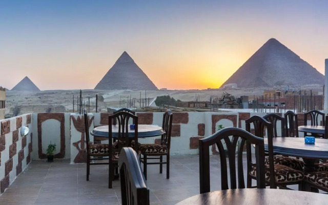 Mena Inn Pyramids