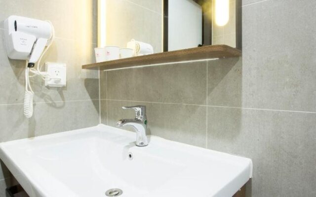 Hong Wei Yi Jia Beijing Niu Jie Hotel