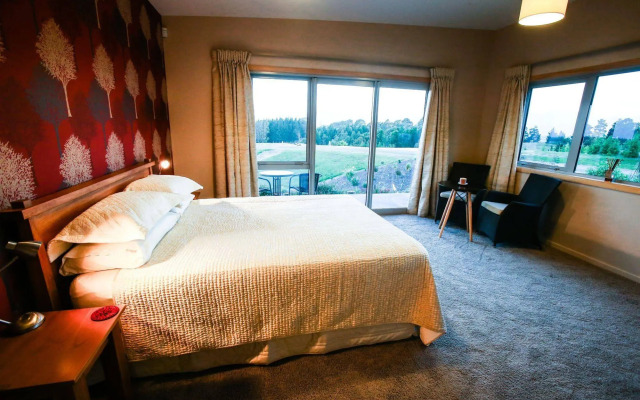 Redvale Ridge B&B