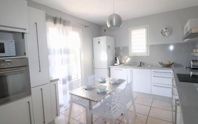 MAISON LE GRAU-DU-ROI, 5 PIèCES, 8 PERSONNES - FR-1-307-157