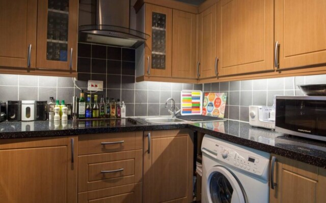 Spacious 2BR Modern Flat in London