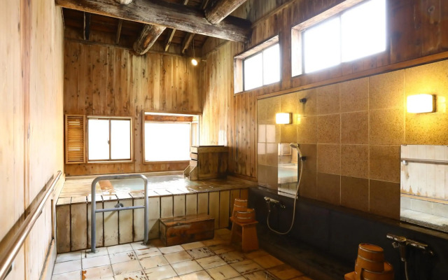 Manza Onsen Nisshinkan