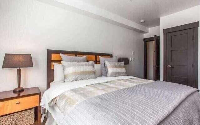 Village 2230 White Mountain Lodge