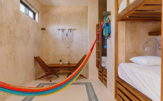 Hostik Hostal - Hostel