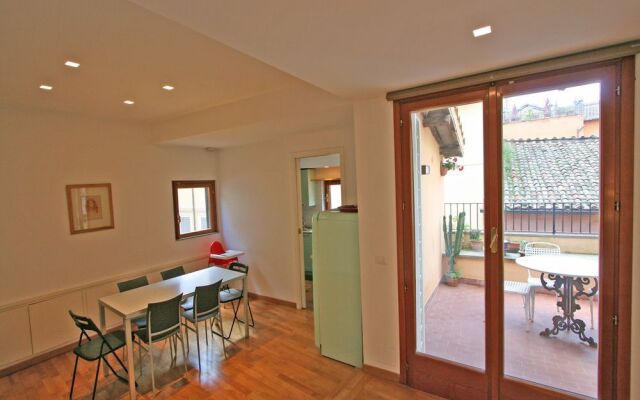 Travel & Stay - Parione