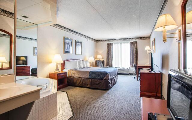 Rodeway Inn & Suites Milwaukee Airport