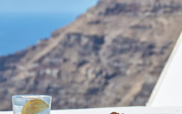 Cliff Side Suites