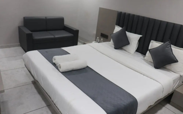 Hotel R K villa