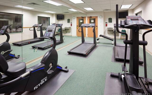 Holiday Inn Express & Suites New Berlin by IHG