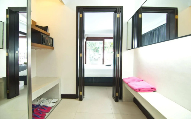 The Sea - Cret Hua Hin